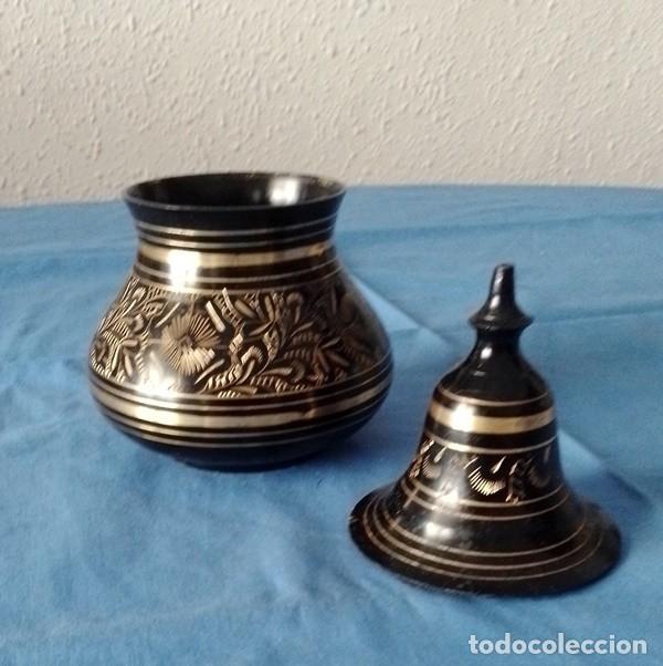Antig&uuml;edades: Tibor de metal esmaltado - Foto 2