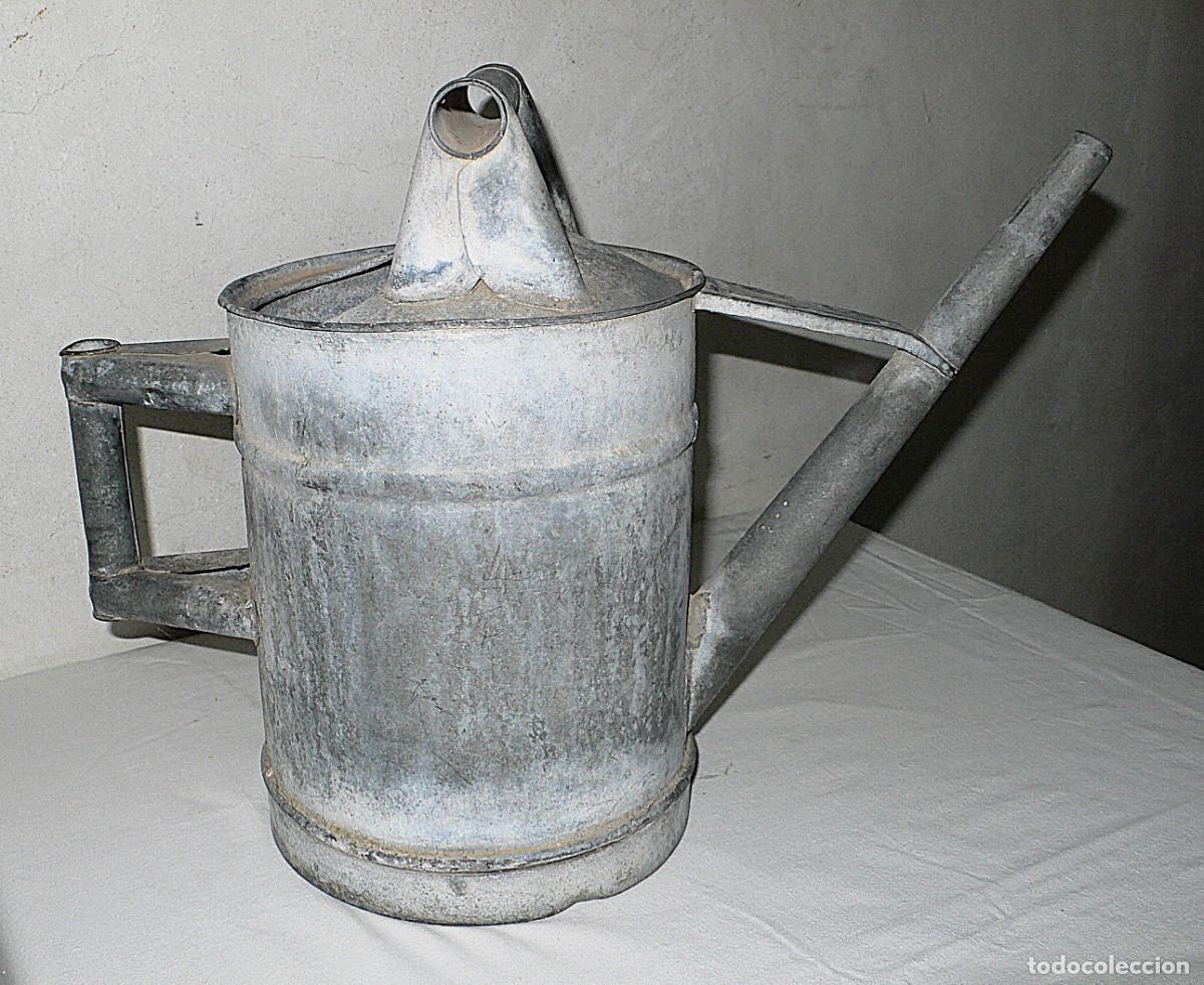 Antig&uuml;edades: ANTIGUA REGADERA DE ZINC - Foto 2