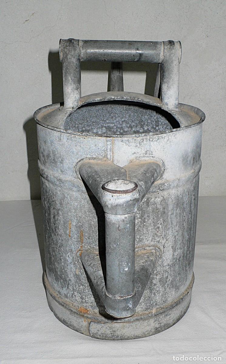 Antig&uuml;edades: ANTIGUA REGADERA DE ZINC - Foto 3