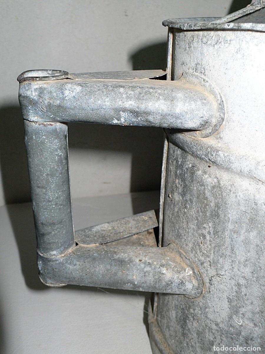 Antig&uuml;edades: ANTIGUA REGADERA DE ZINC - Foto 10