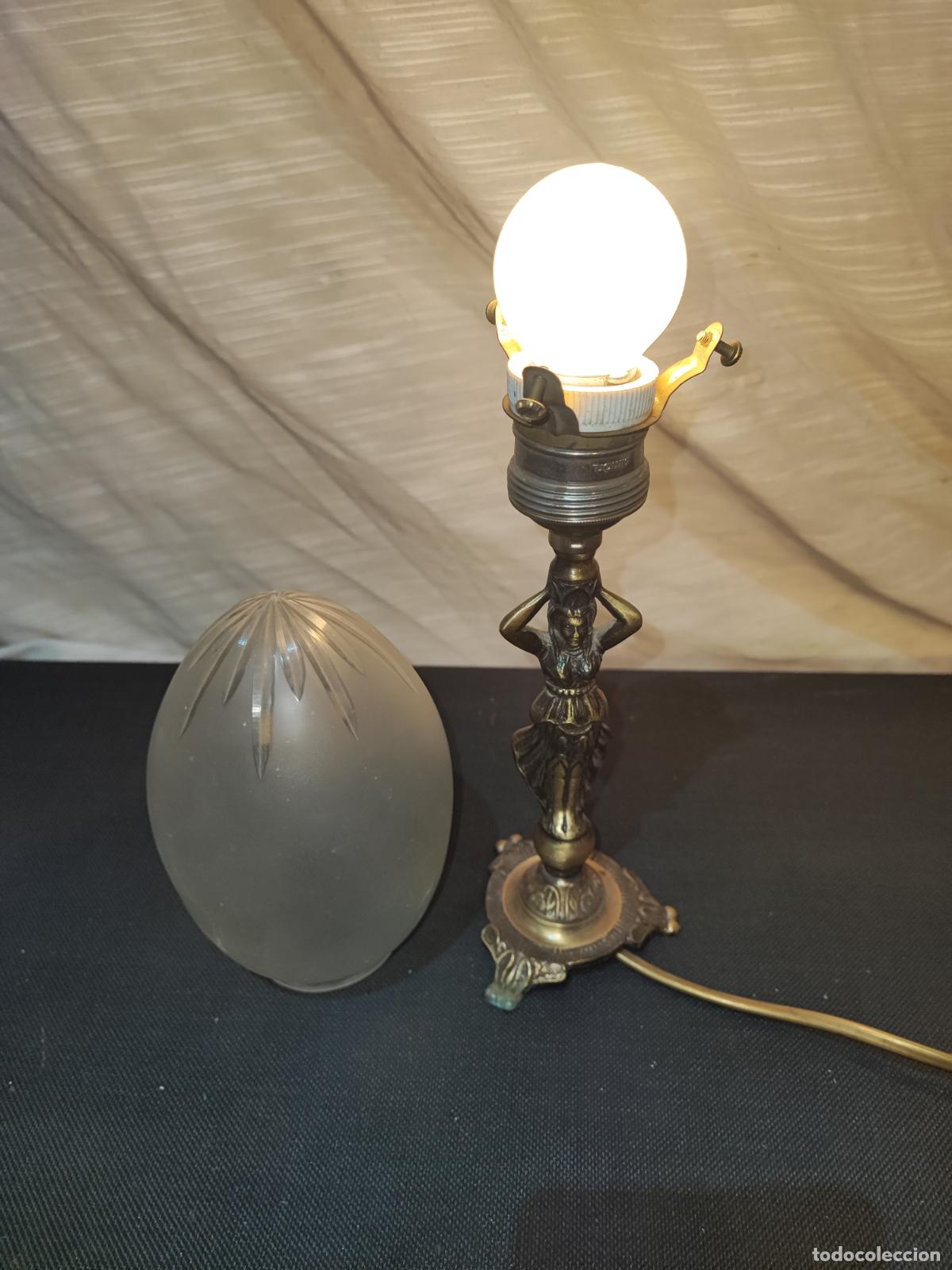 Antig&uuml;edades: LAMPARA DE BRONCE DE MESA CON GLOBO - Foto 5
