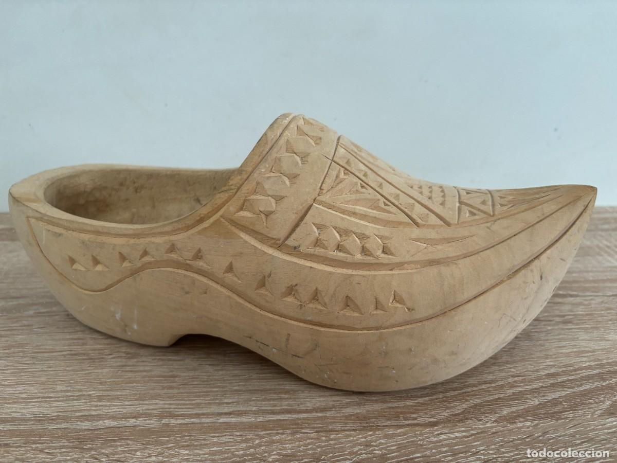 Antig&uuml;edades: ZUECO HOLANDES DE MADERA TALLADA ARTESANAL TALLA 26,5