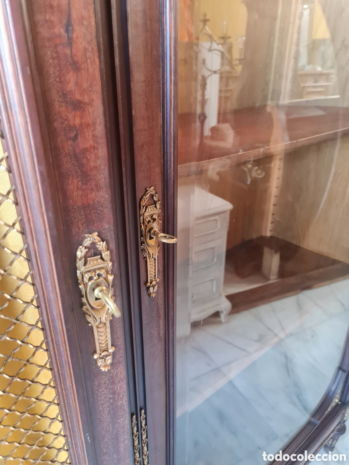 Antig&uuml;edades: Vitrina estilo Luis 16 - Foto 8