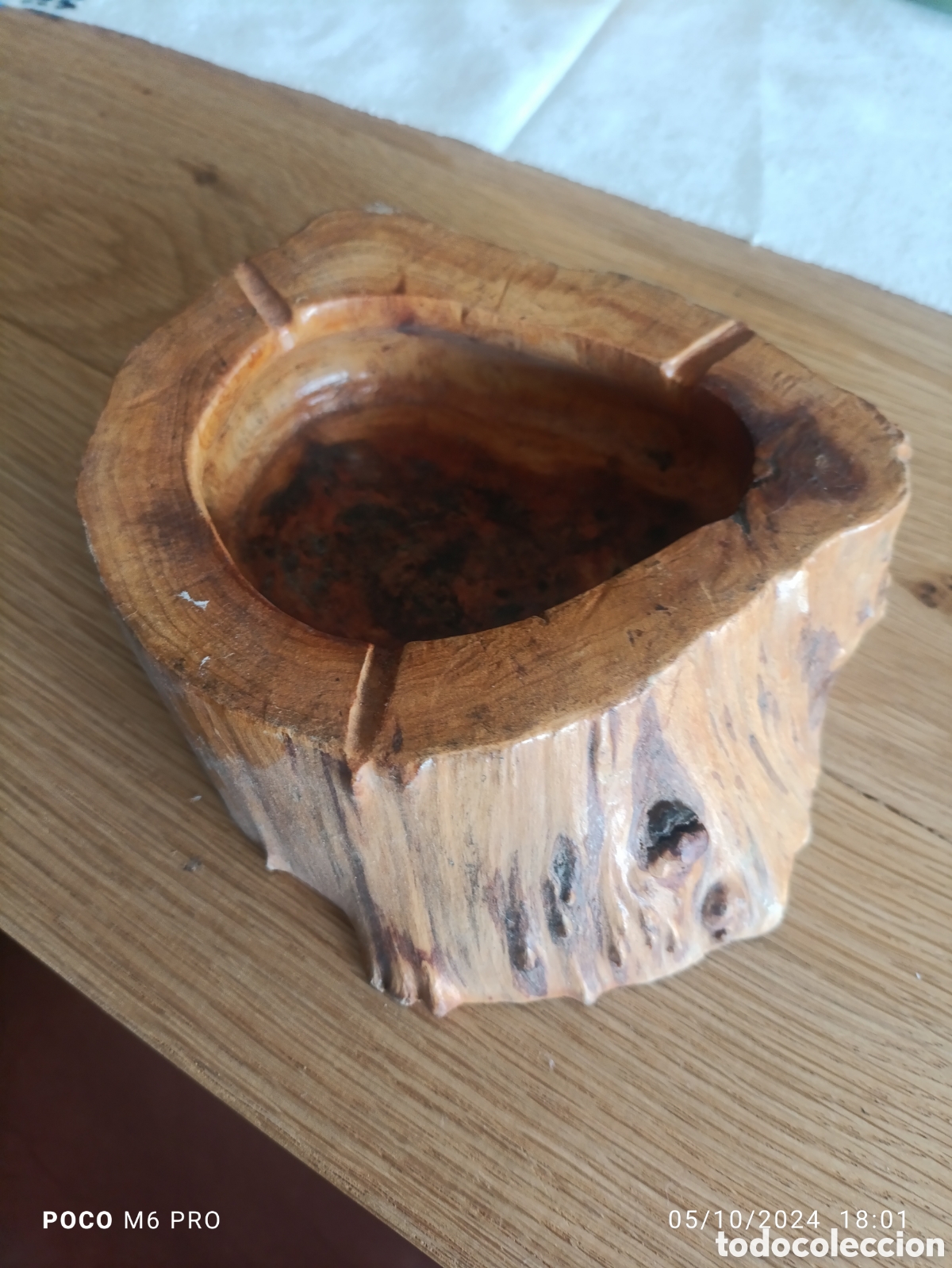 Antig&uuml;edades: Cenicero artesanal madera - Foto 1