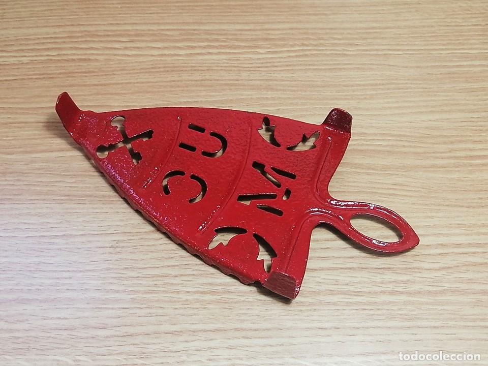 Antig&uuml;edades: PLANCHERO DE HIERRO, ROJO - Foto 3