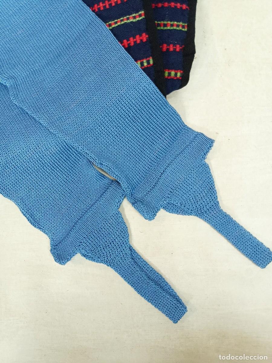 Antig&uuml;edades: Medias de estribo azules, lisas - Foto 2