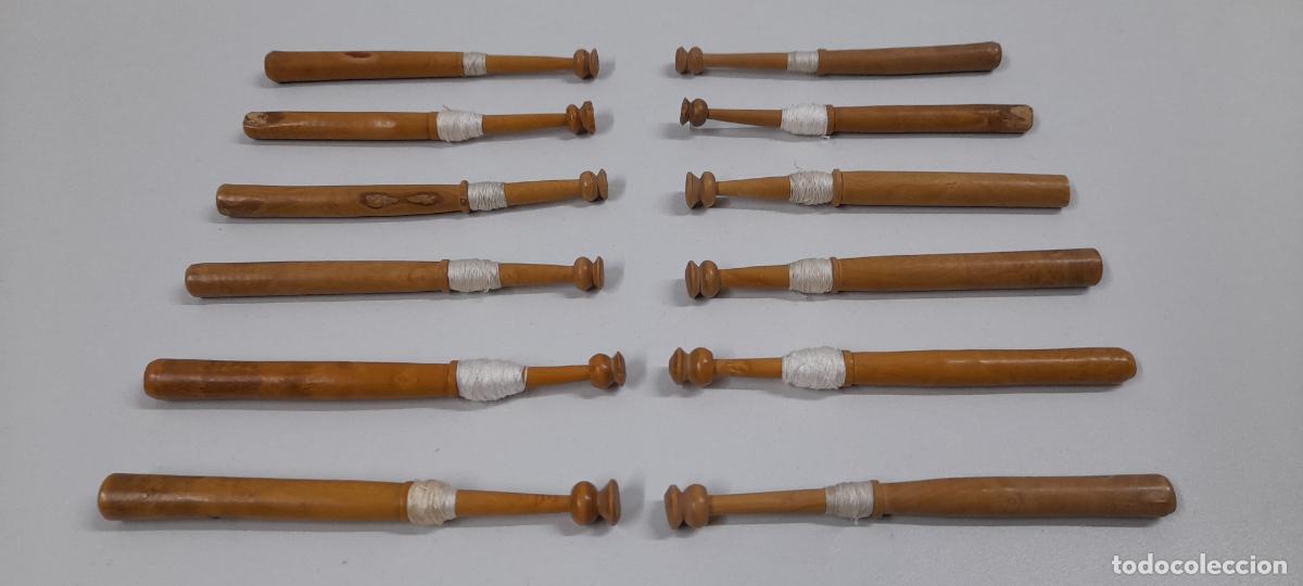 Antig&uuml;edades: BOLILLOS ANTIGUOS EN MADERA CON HILO - Foto 3