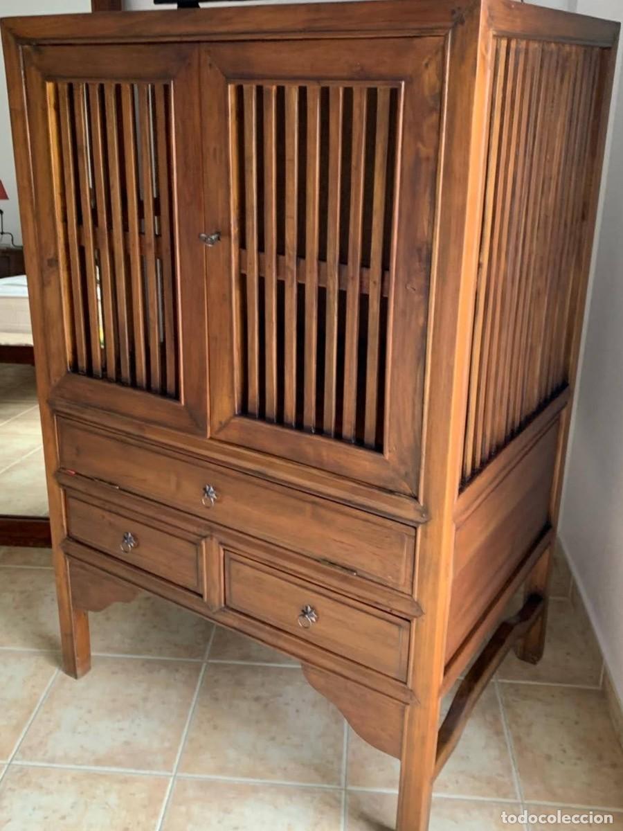 Antig&uuml;edades: Mueble tv madera teka alistonado - Foto 1