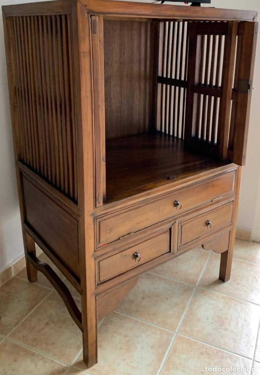 Antig&uuml;edades: Mueble tv madera teka alistonado - Foto 2