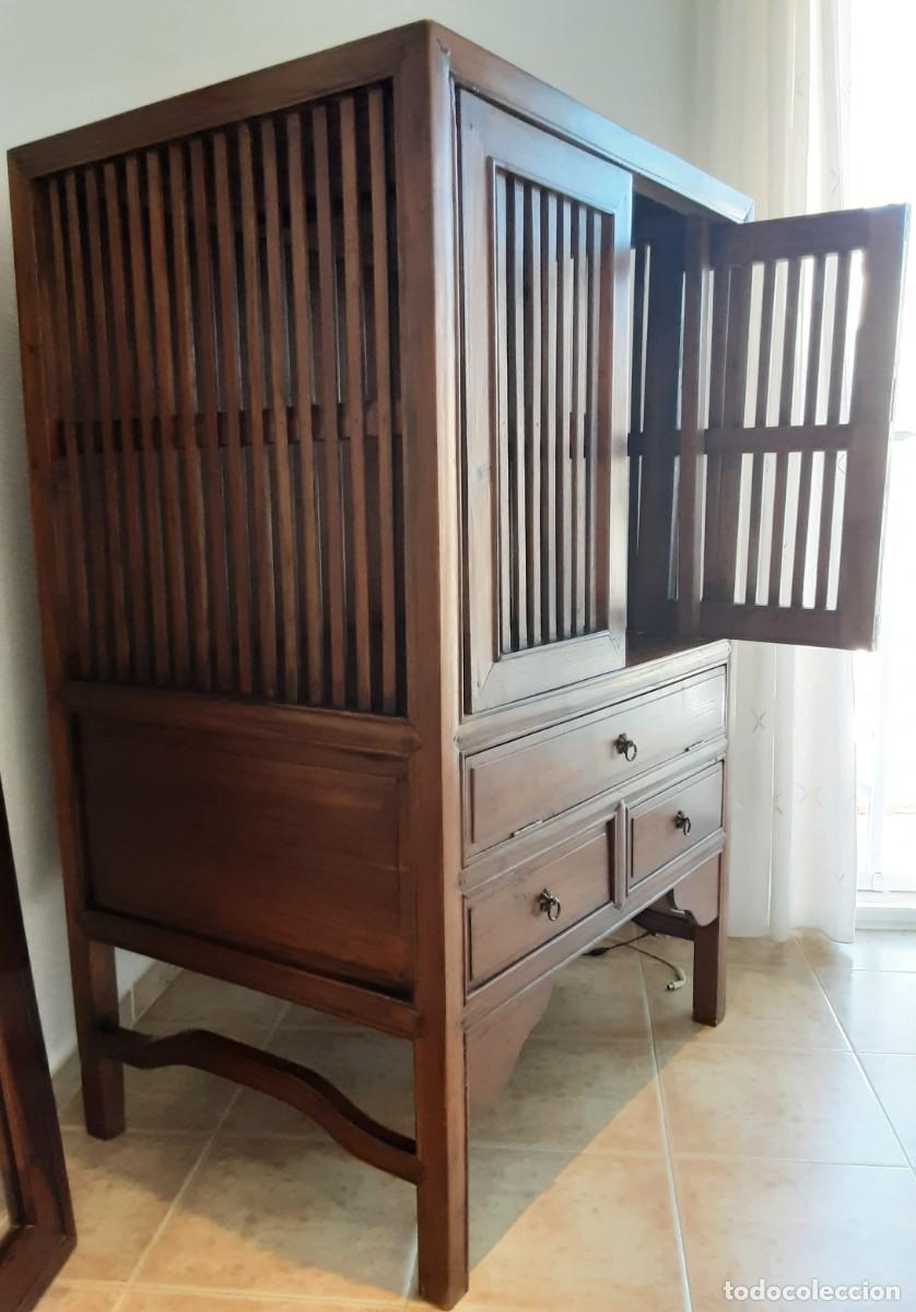 Antig&uuml;edades: Mueble tv madera teka alistonado - Foto 4