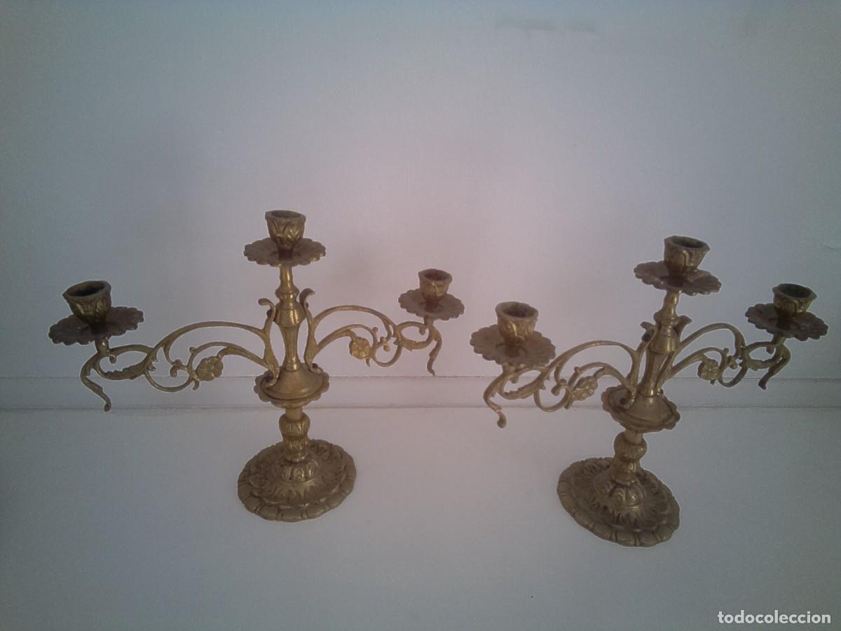 Antig&uuml;edades: 2 CANDELABROS DE BRONCE CON 3 LUCES CADA UNO. - Foto 6