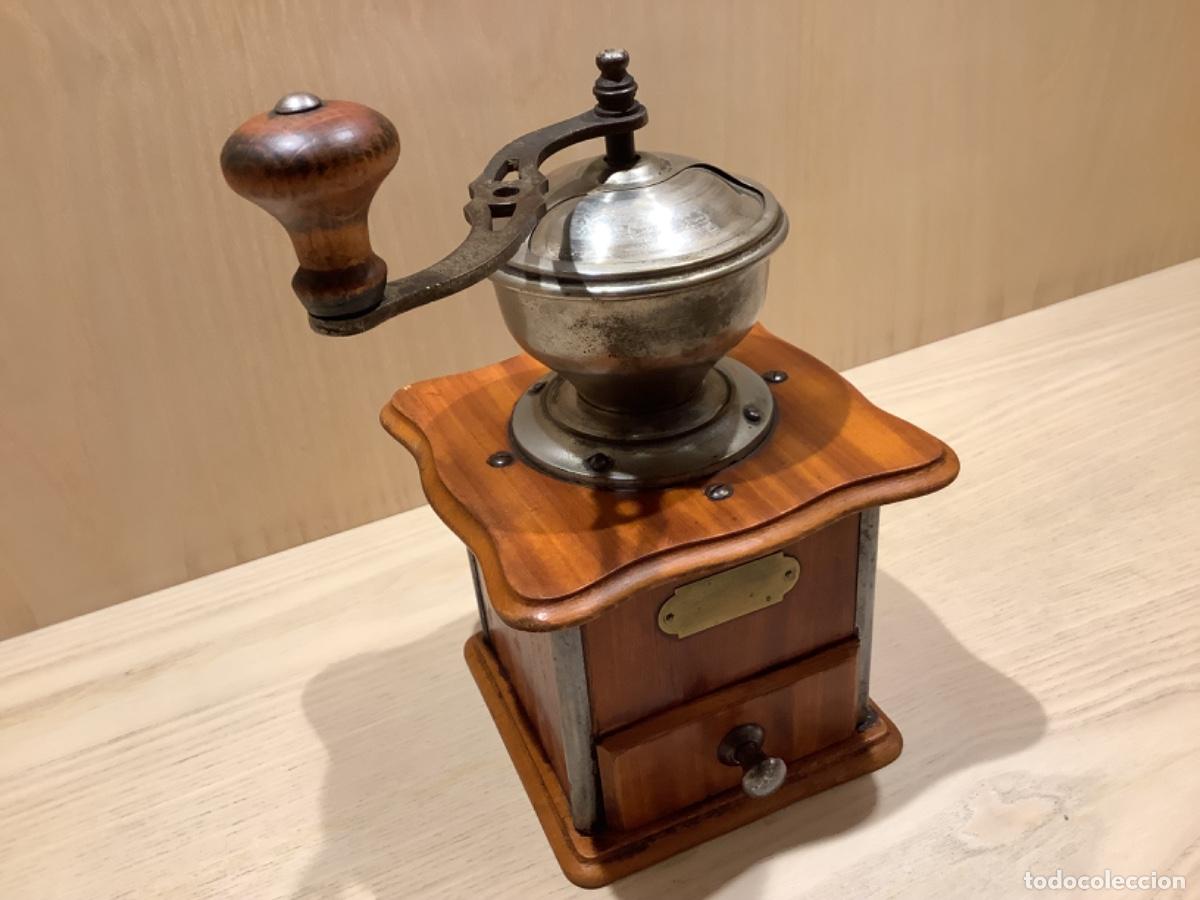 Oggetti Antichi: Antiguo molino de caf&eacute; P.D. S&Oacute;LIDA PE-DE
