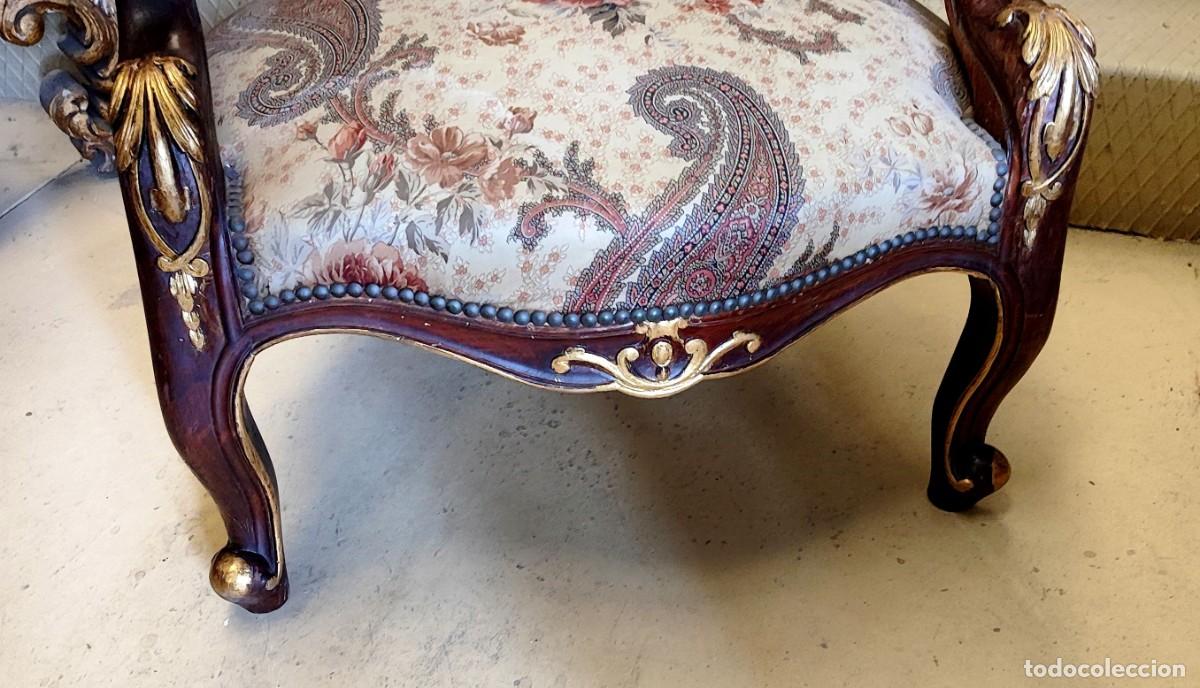 Antig&uuml;edades: Sillon antiguo de madera tallada y sobredorada - Foto 9