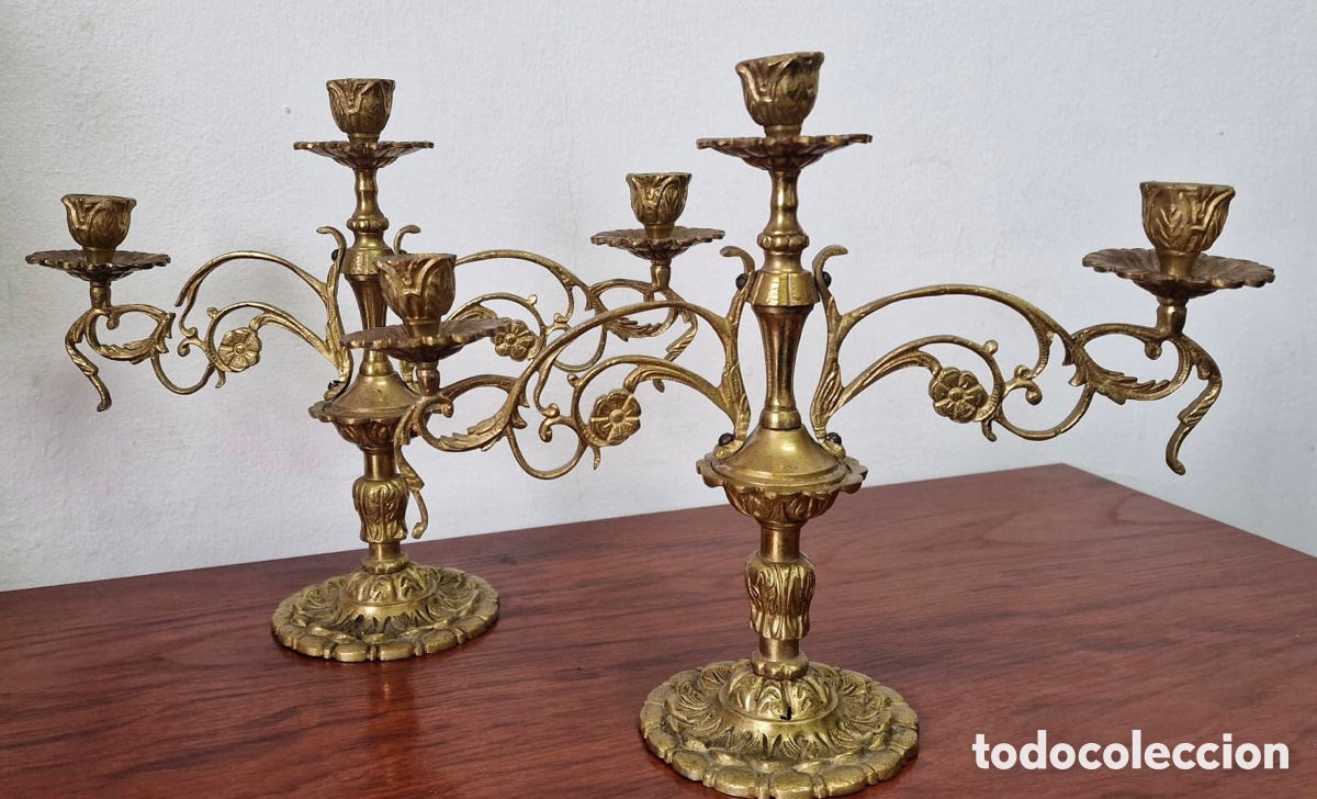 Antig&uuml;edades: 2 CANDELABROS DE BRONCE CON 3 LUCES CADA UNO. - Foto 1