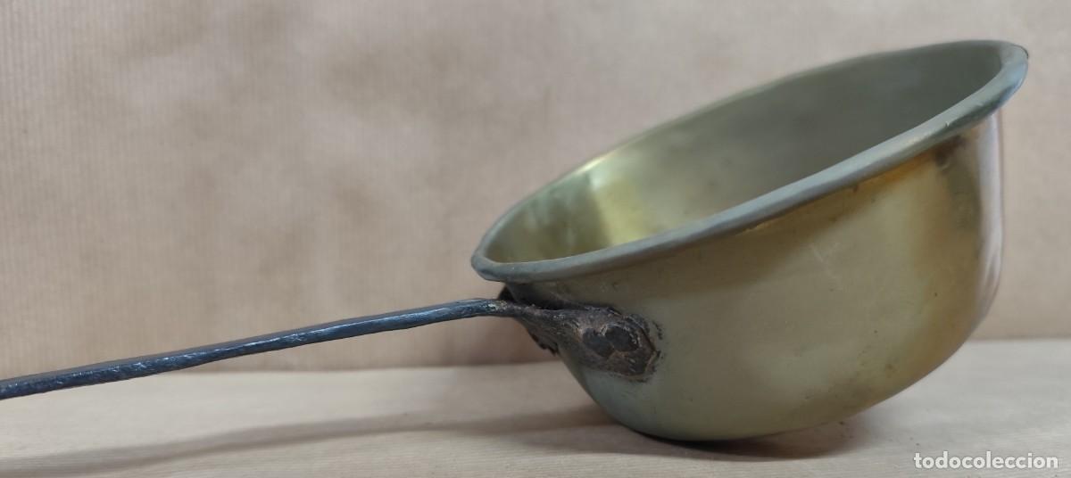 Antig&uuml;edades: ANTIGUO CAZO DE LAT&Oacute;N MANGO DE HIERRO - Foto 5