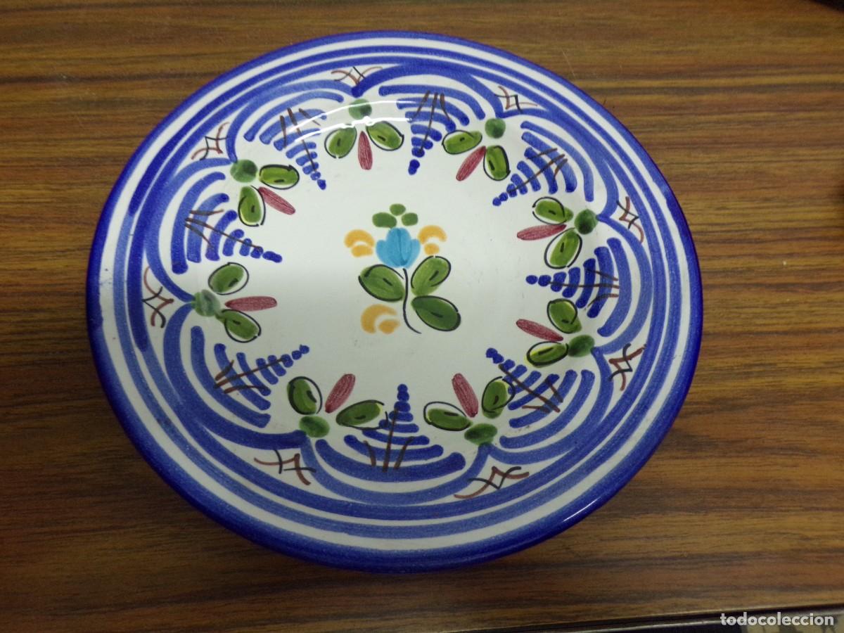 Antig&uuml;edades: plato ceramica de talavera - Foto 1