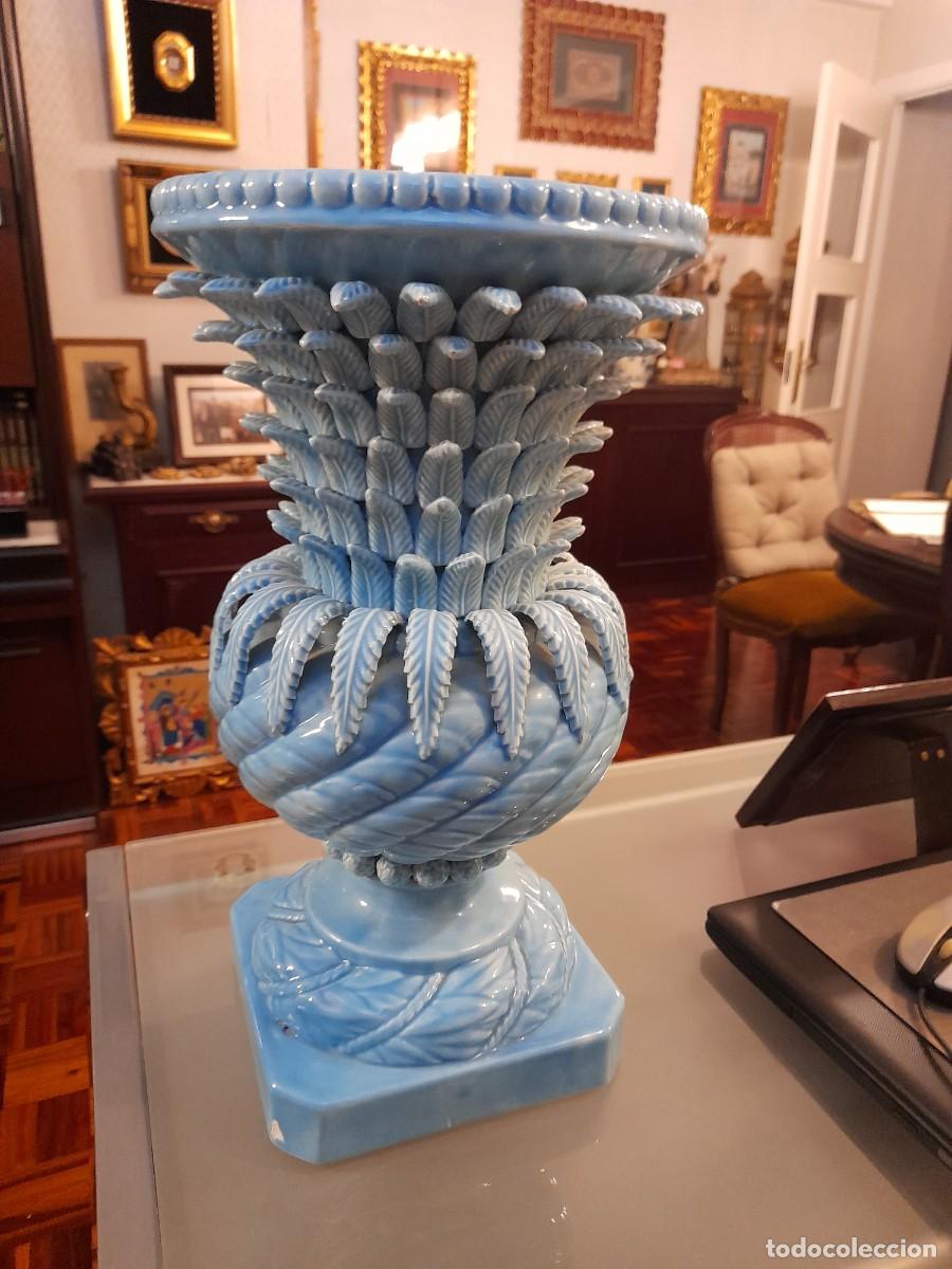 Antig&uuml;edades: Jarron en cer&aacute;mica azul de Manises - Foto 5