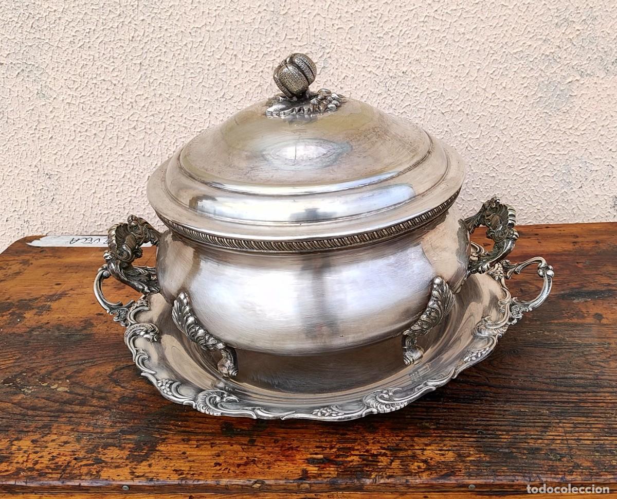 Antig&uuml;edades: Gran sopera con bandeja en metal plateado - Foto 1