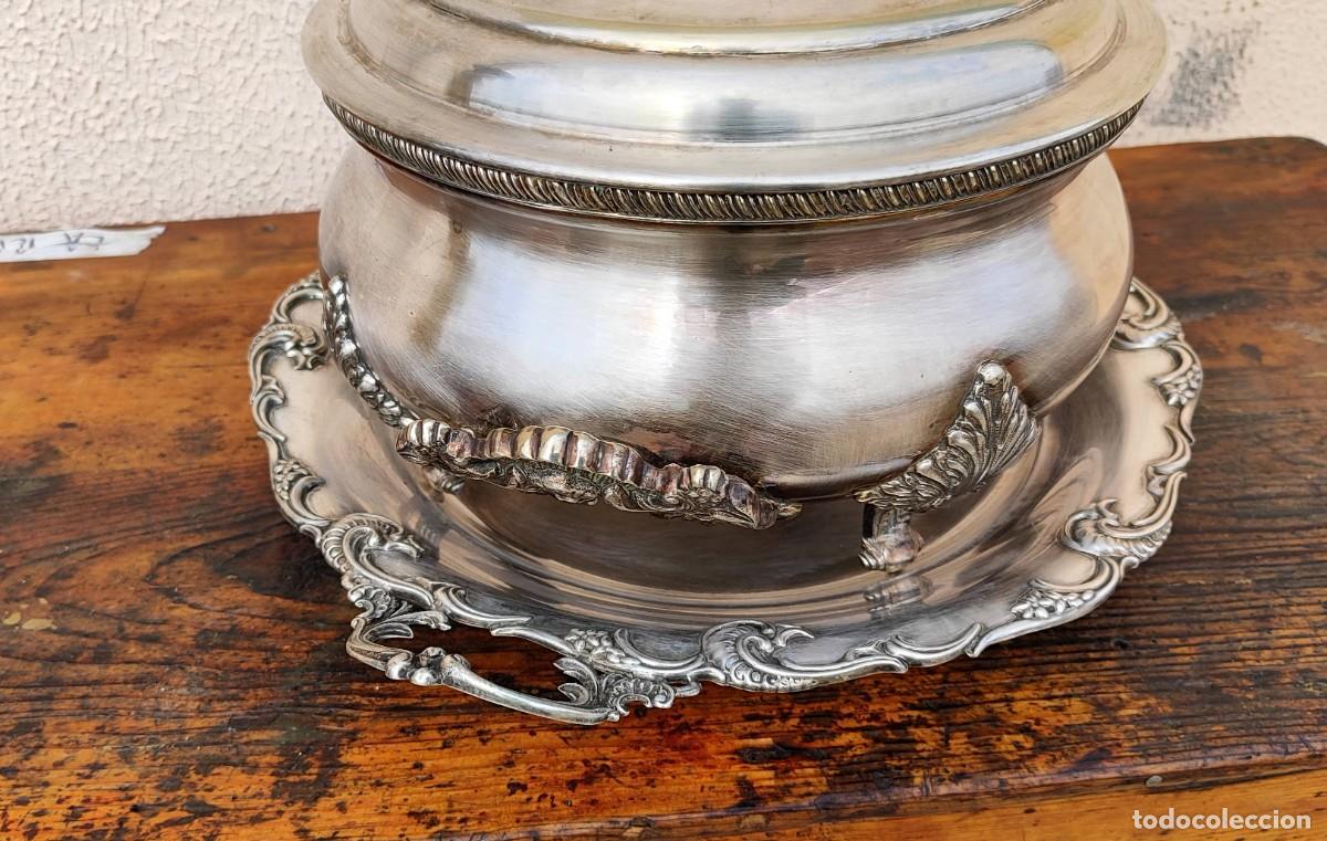 Antig&uuml;edades: Gran sopera con bandeja en metal plateado - Foto 4