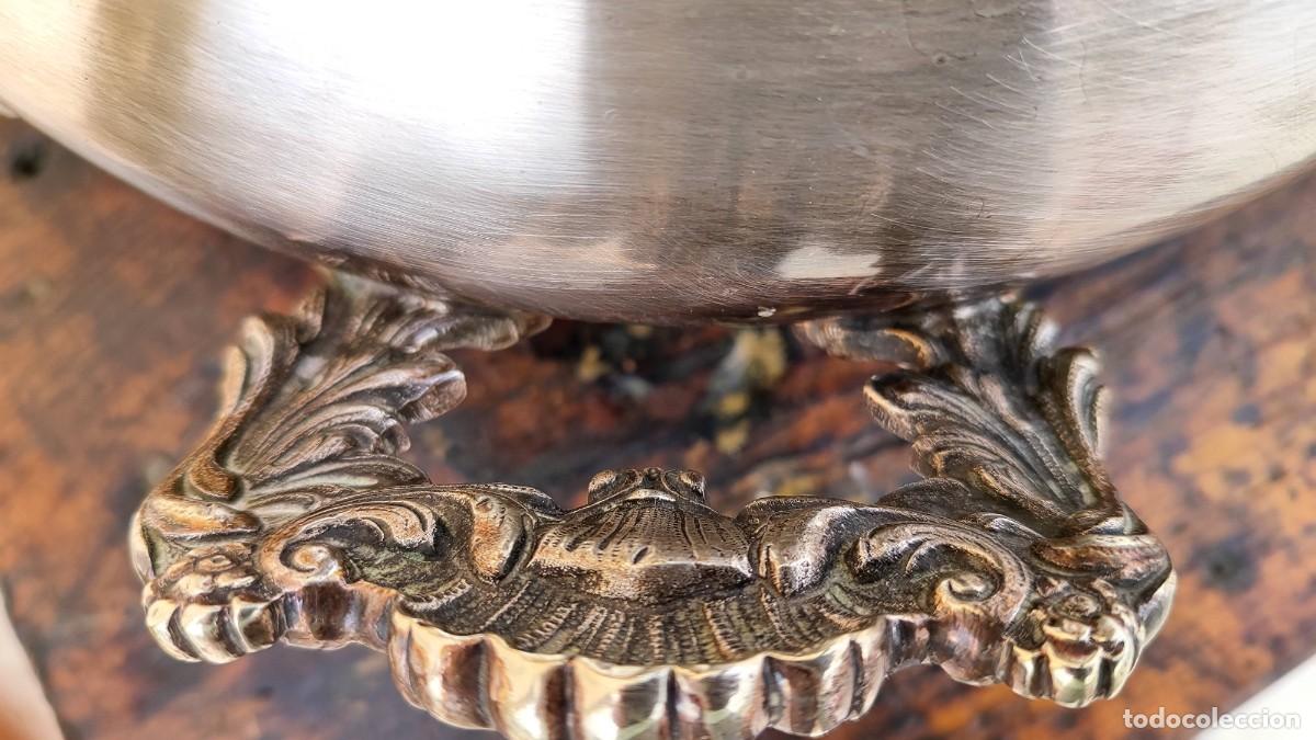 Antig&uuml;edades: Gran sopera con bandeja en metal plateado - Foto 11