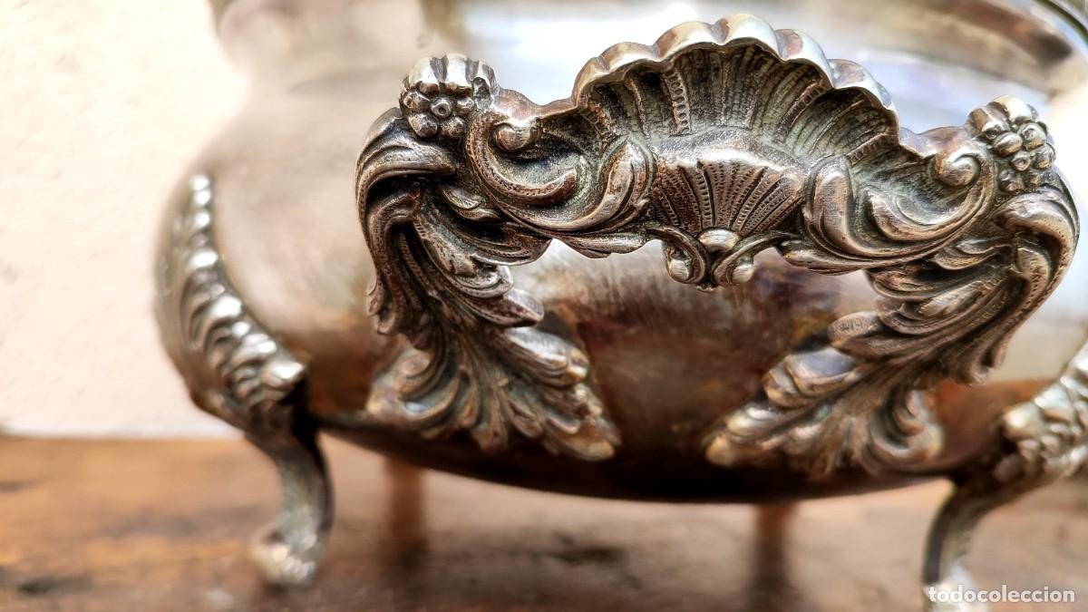 Antig&uuml;edades: Gran sopera con bandeja en metal plateado - Foto 12