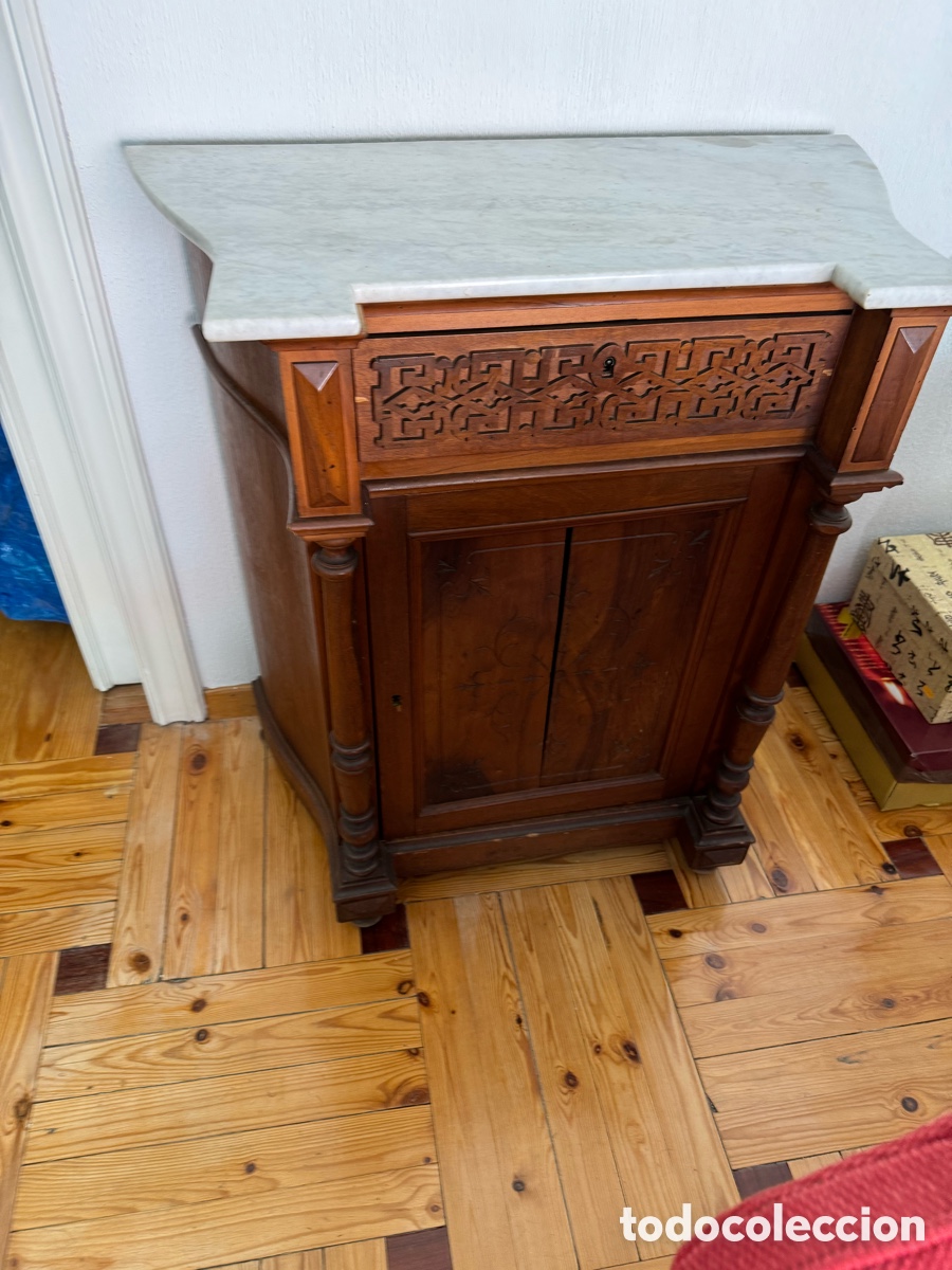 Antig&uuml;edades: Mueble entredos en madera de nogal - Foto 1