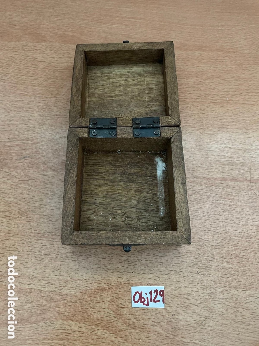 Antig&uuml;edades: CAJA DE MADERA CON CIERRE 1 PARA MI - Foto 2