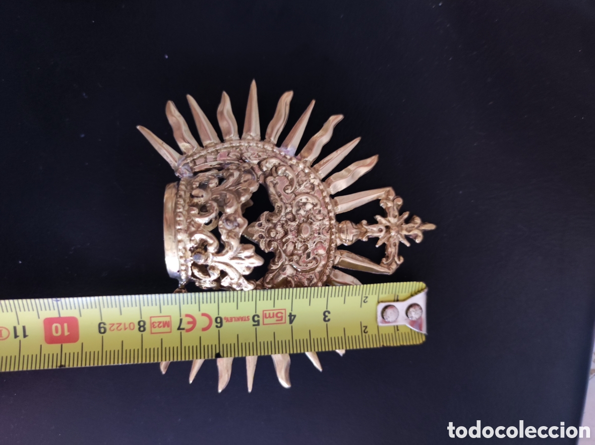 Antig&uuml;edades: Corona de lat&oacute;n de 2.5cm de di&aacute;metro el canasto - Foto 4