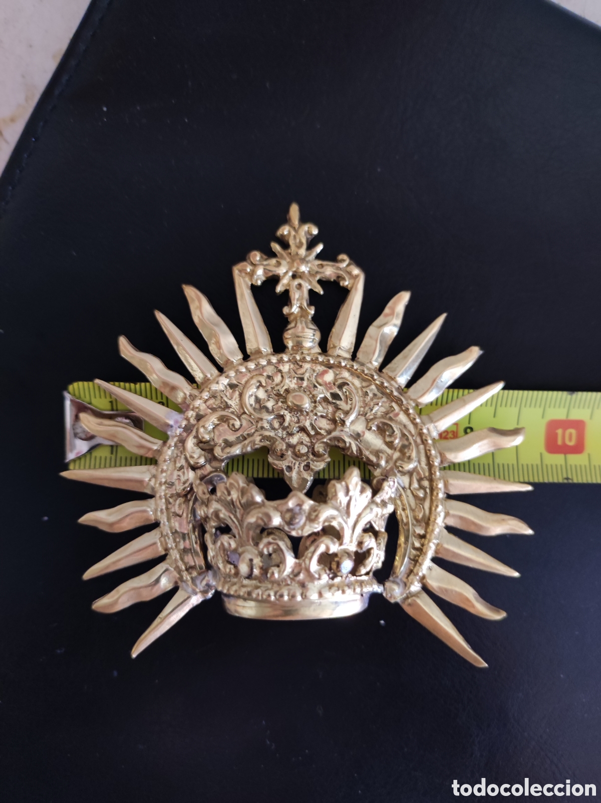 Antig&uuml;edades: Corona de lat&oacute;n de 2.5cm de di&aacute;metro el canasto - Foto 5
