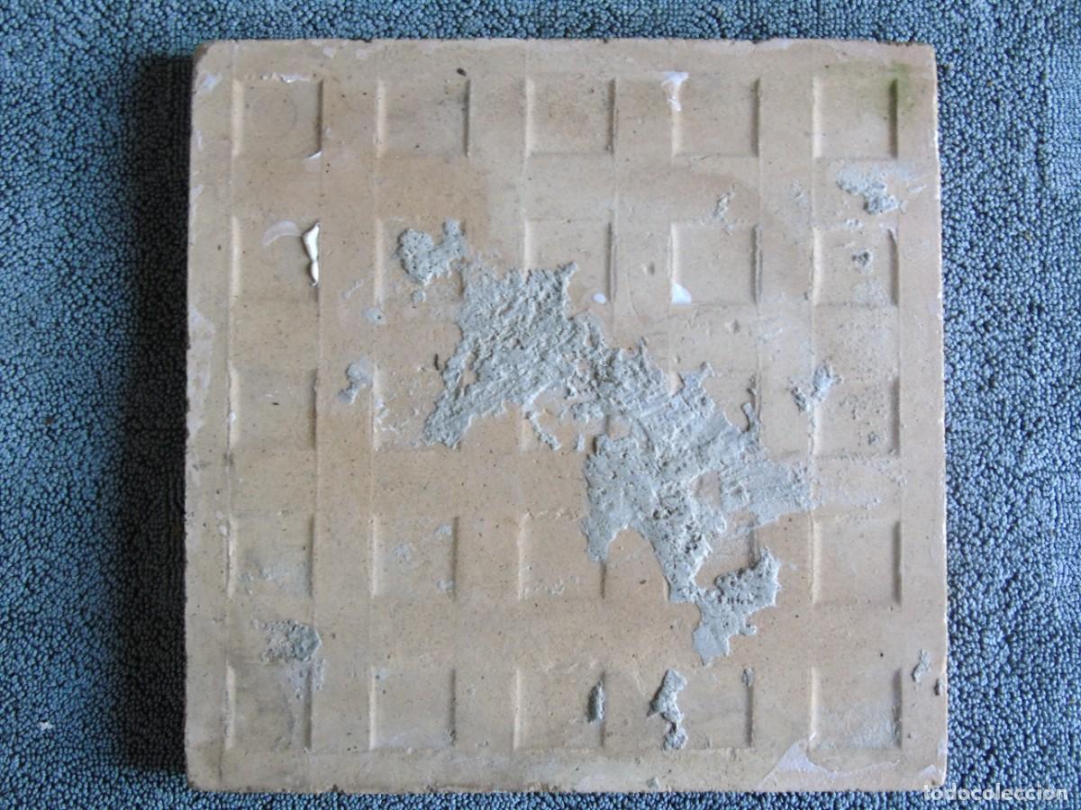 Antig&uuml;edades: ANTIGUO AZULEJO. RAMILLETE DE CLAVELES. - Foto 2