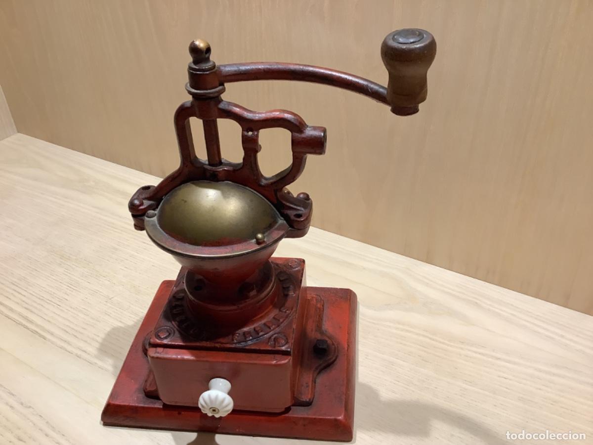 Antiquit&auml;ten: Molino de caf&eacute; Peugeot doble cero (00)