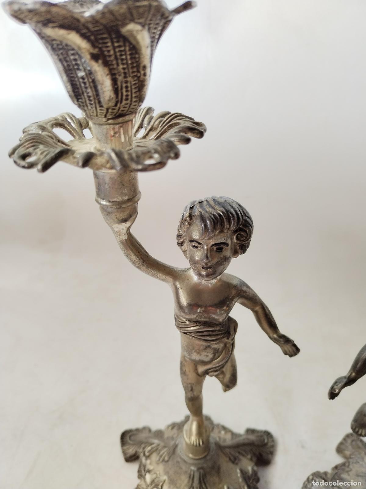 Antig&uuml;edades: pareja de candelabros querubin - Foto 9