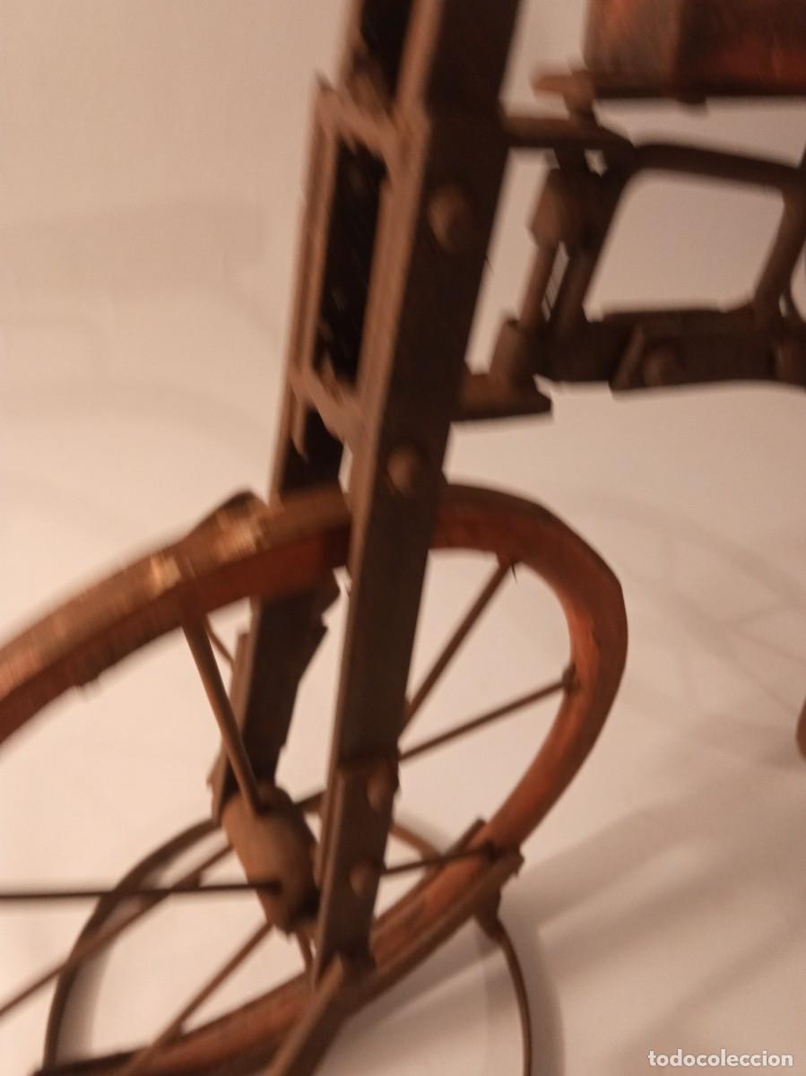 Antig&uuml;edades: biciceta de madera y hierro - Foto 9