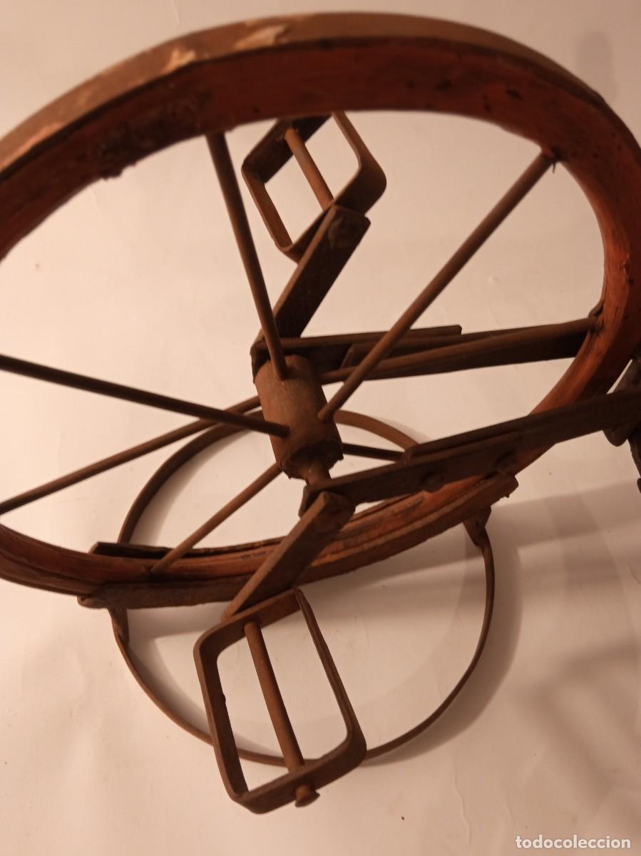 Antig&uuml;edades: biciceta de madera y hierro - Foto 11
