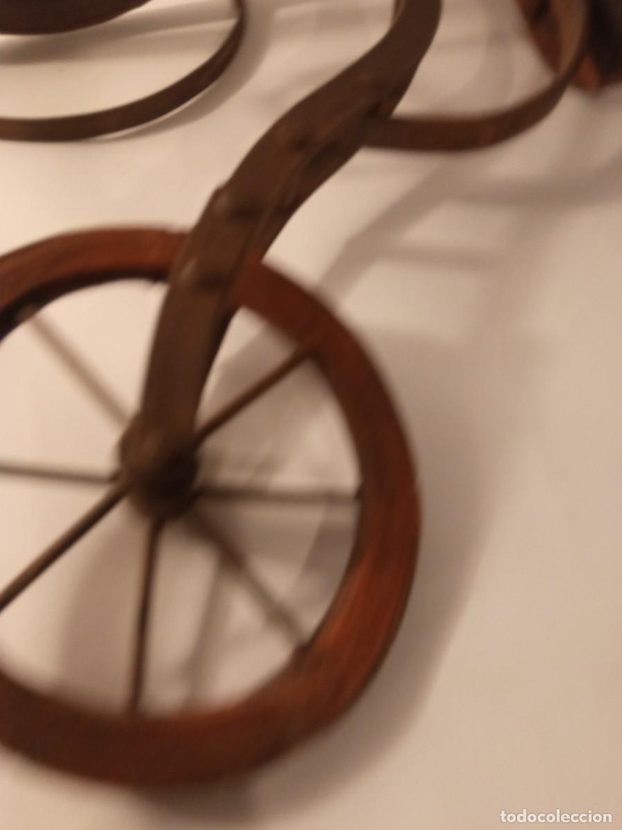 Antig&uuml;edades: biciceta de madera y hierro - Foto 12
