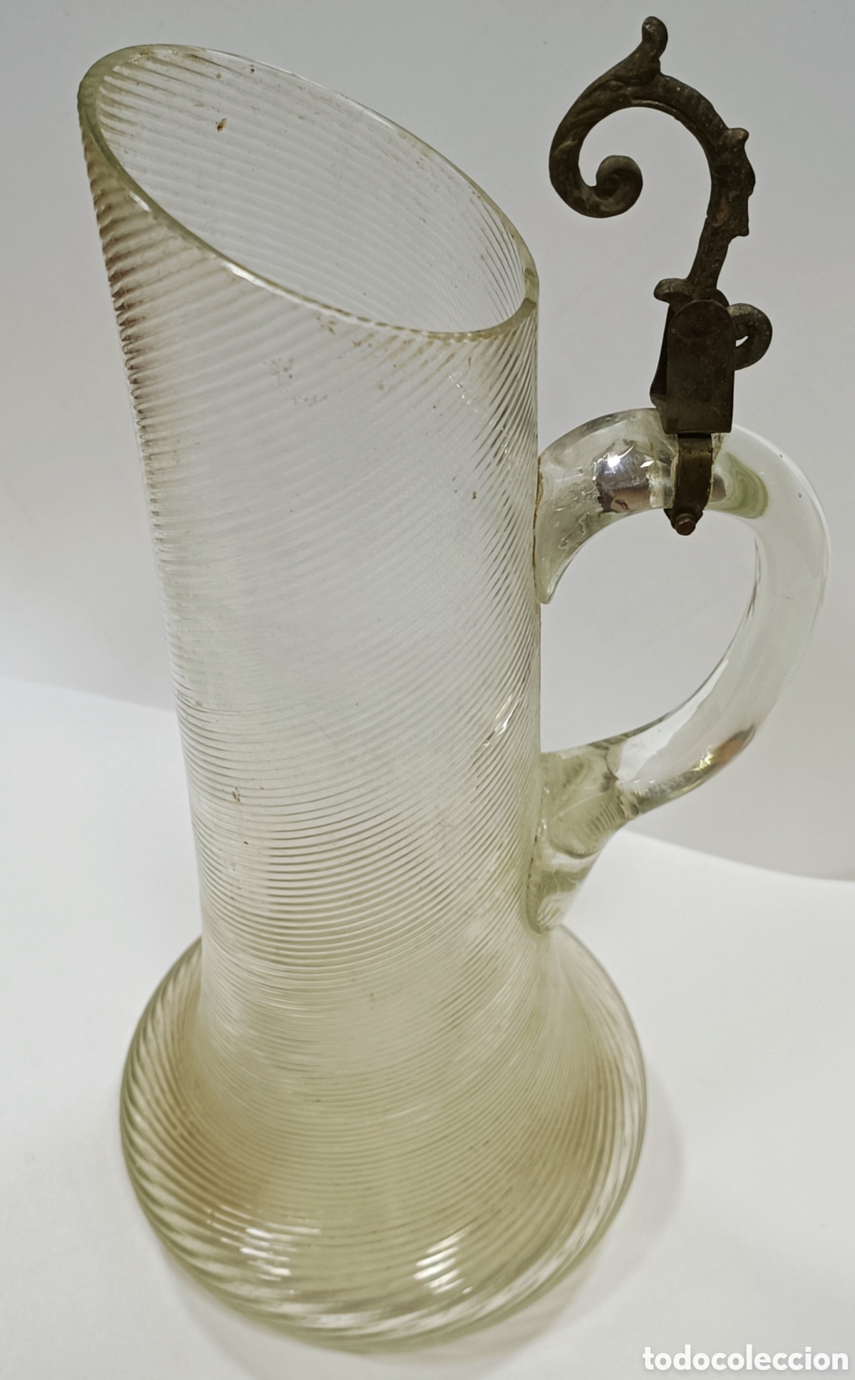 Antig&uuml;edades: Jarra de cristal modernista - Foto 1
