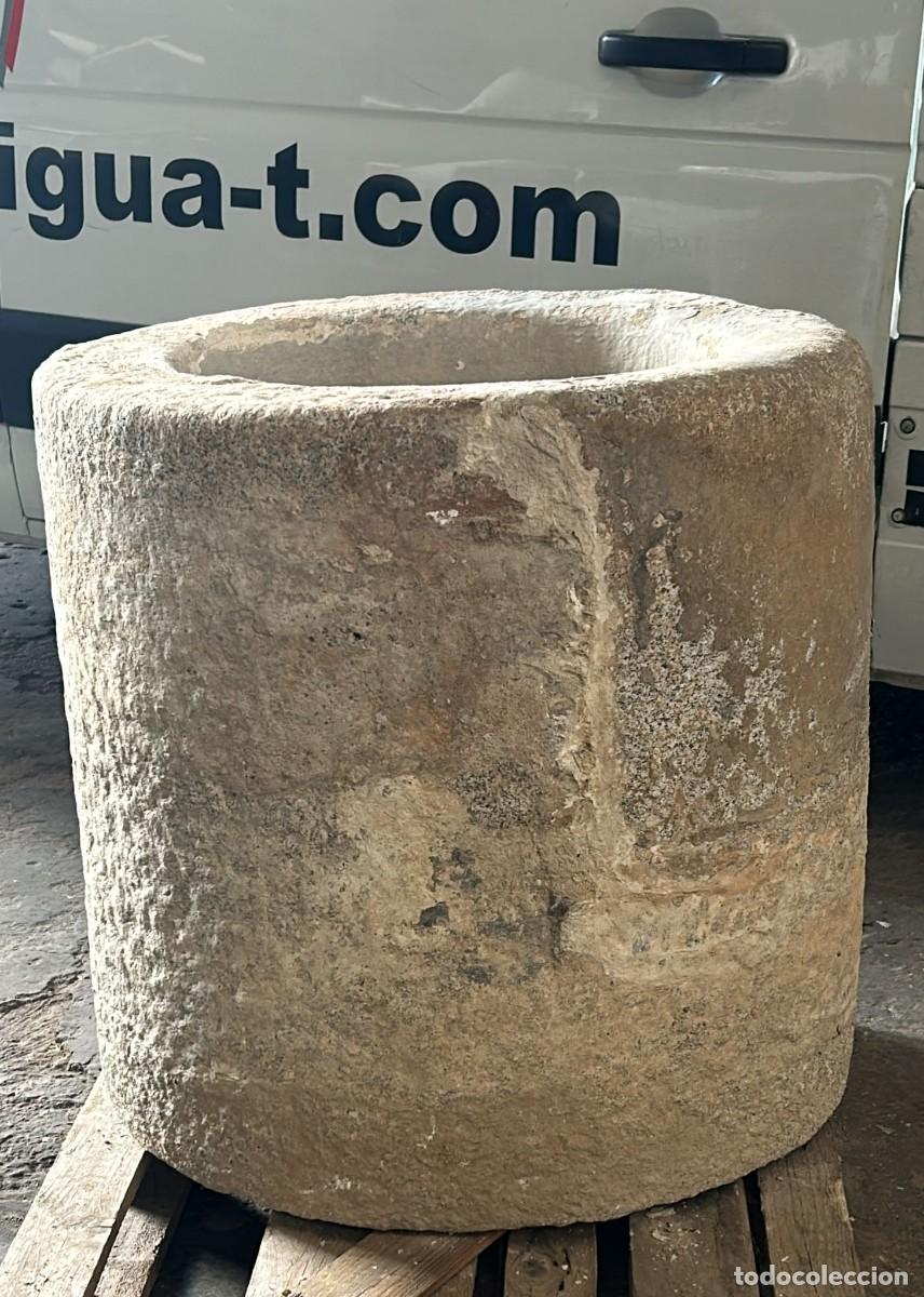 Oggetti Antichi: BROCAL EXTRAORDINARIO DE POZO EN PIEDRA DE GRANITO DE 77 CMS. DE ALTURA X 81 CMS. DE DIAMETRO TOTAL