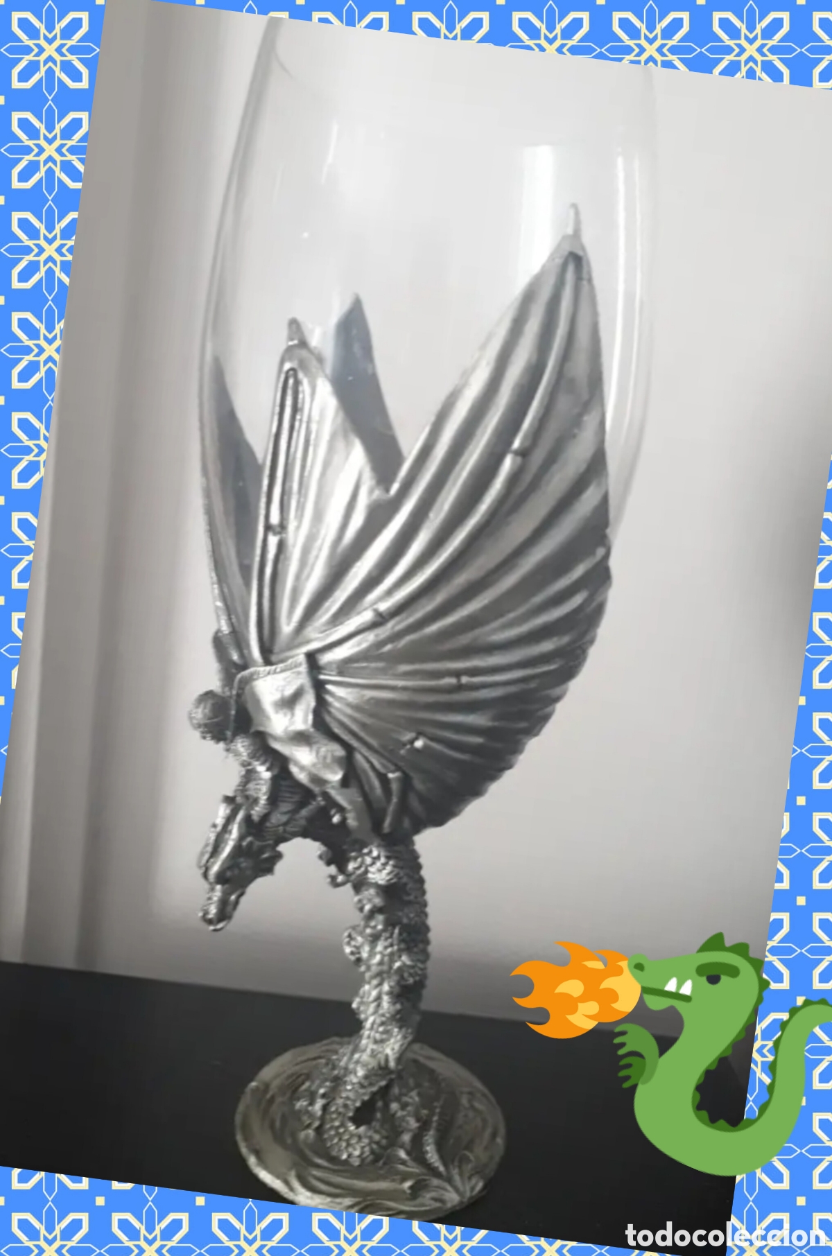 Antig&uuml;edades: Copa con pue met&aacute;lico drag&oacute;n - Foto 1