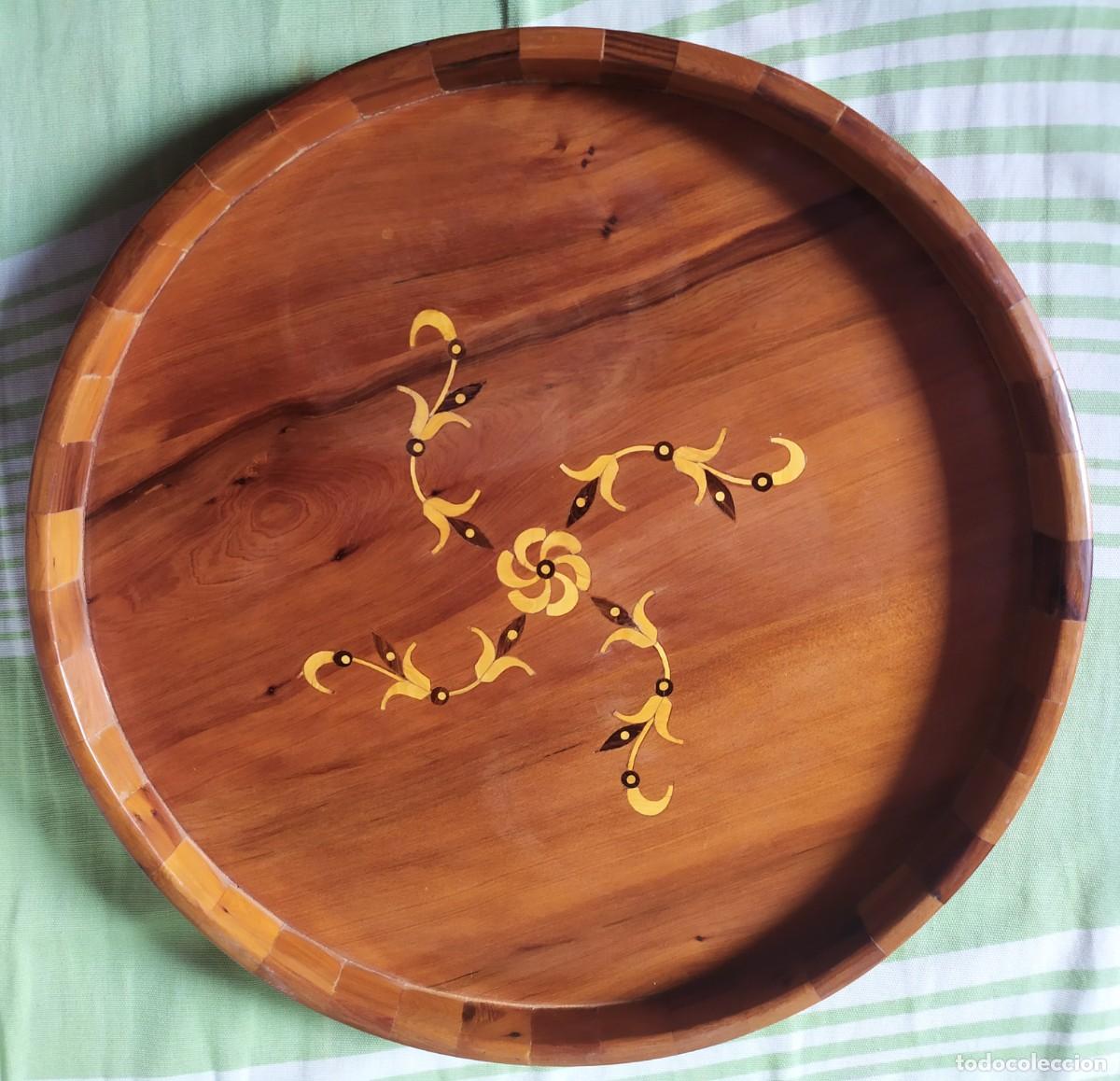 Antig&uuml;edades: BANDEJA REDONDA MADERA CON TARACEA. 35 CM. - Foto 1