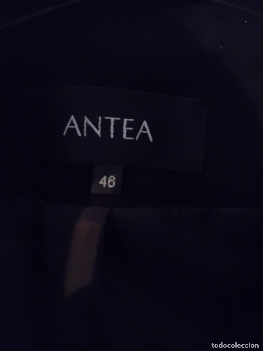 Antig&uuml;edades: Abrigo marca Antea talla 46 - Foto 3