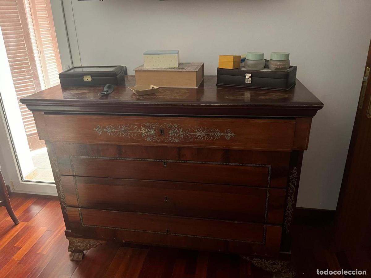 Antig&uuml;edades: Canterano con marqueter&iacute;a de zinc - Foto 1