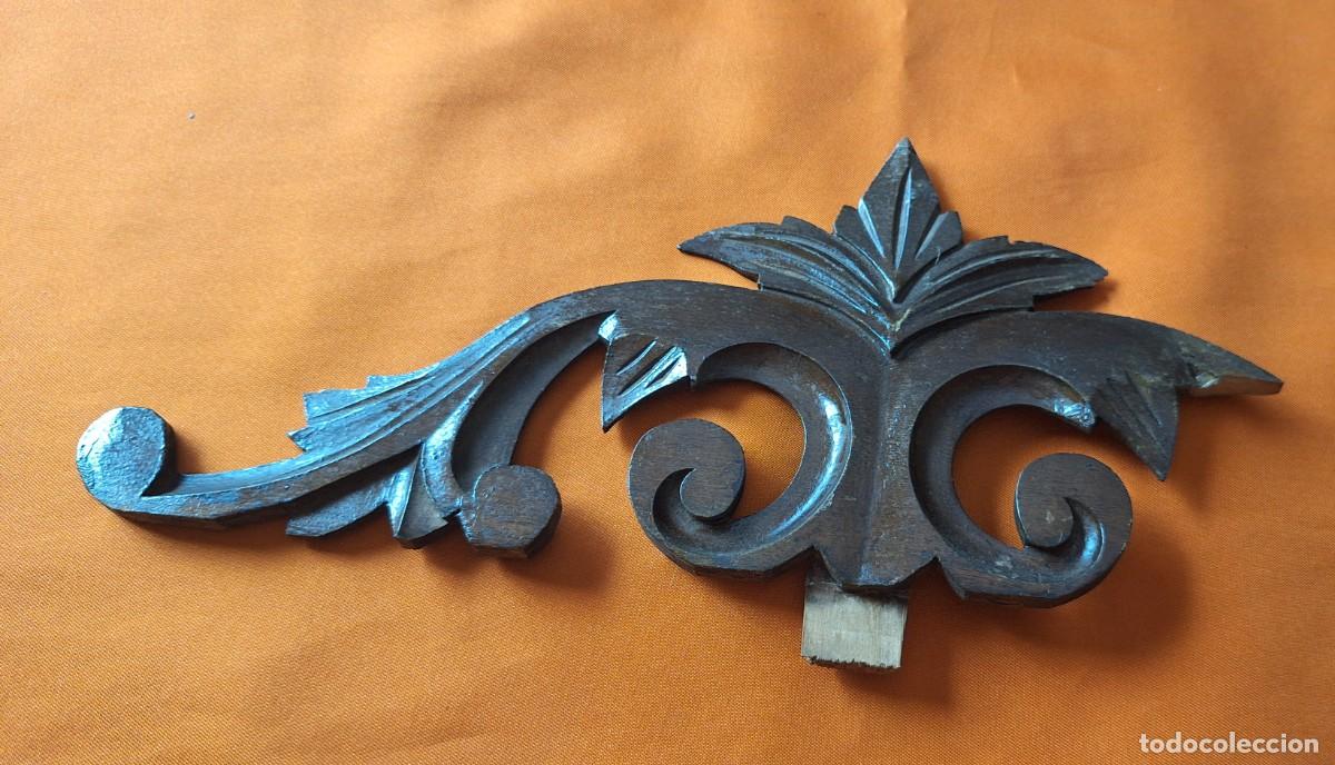 Antig&uuml;edades: Antiguo Copete - Remates de Madera para Mueble - Foto 2