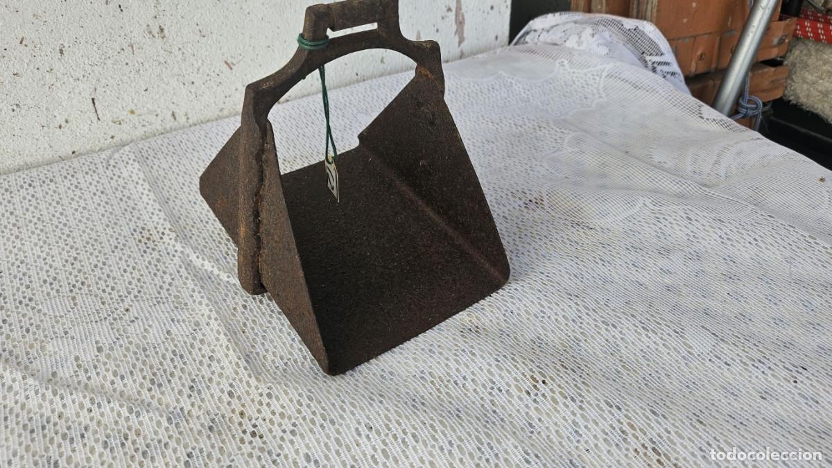Antig&uuml;edades: estribos de silla de montar - Foto 1