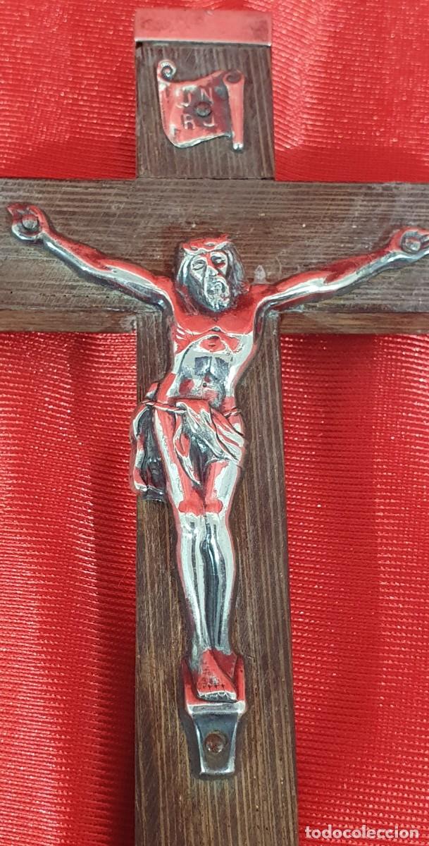 Antig&uuml;edades: Crucifijo en plata y madera - Foto 1