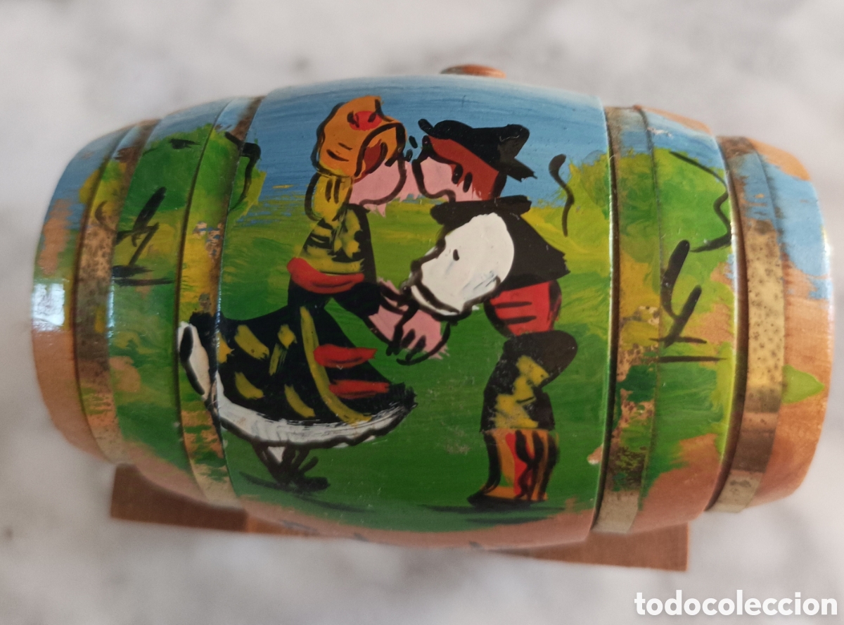 Antiques: Peque&ntilde;o barril de madera