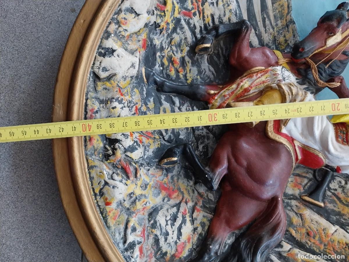 Antig&uuml;edades: Plato en relieve morisco a caballo - Foto 7