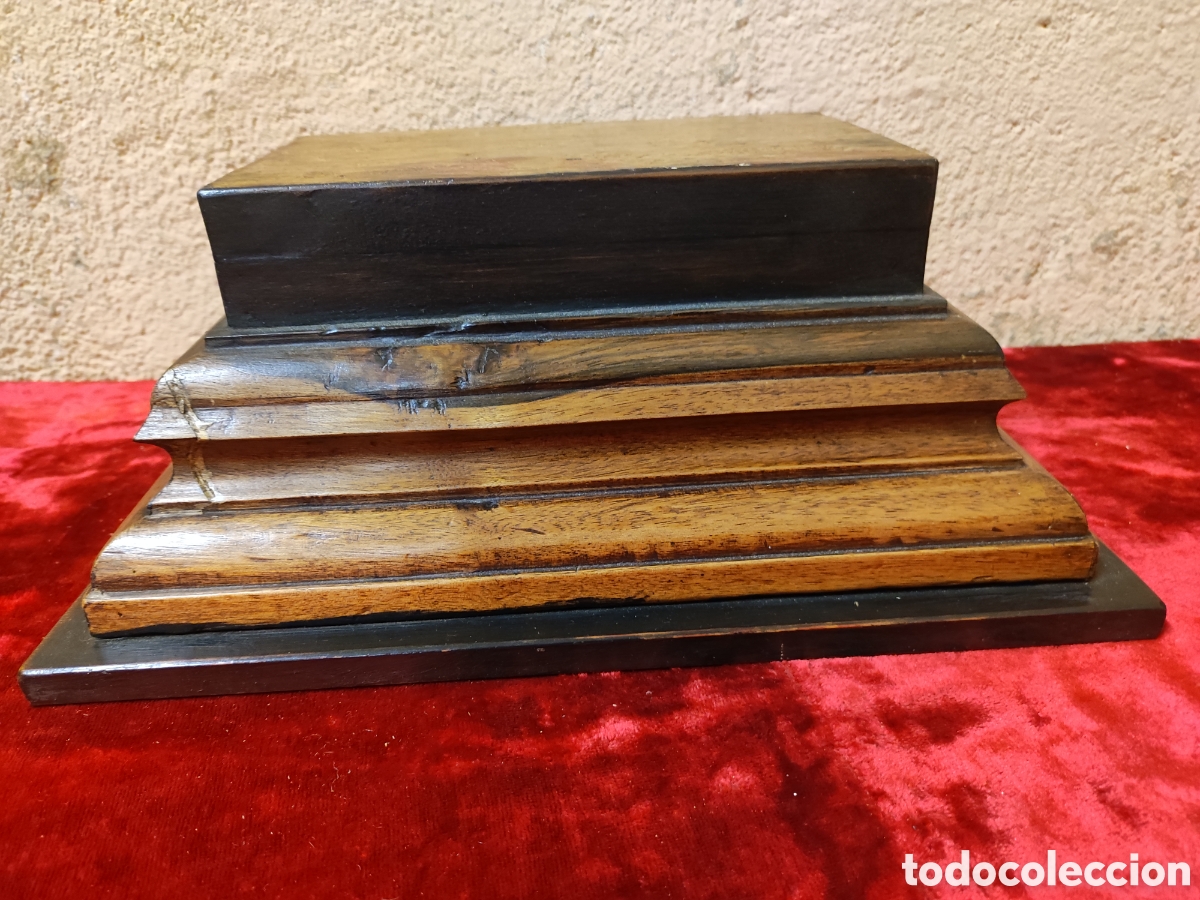 Antig&uuml;edades: Peana policromada y nogal - Foto 1