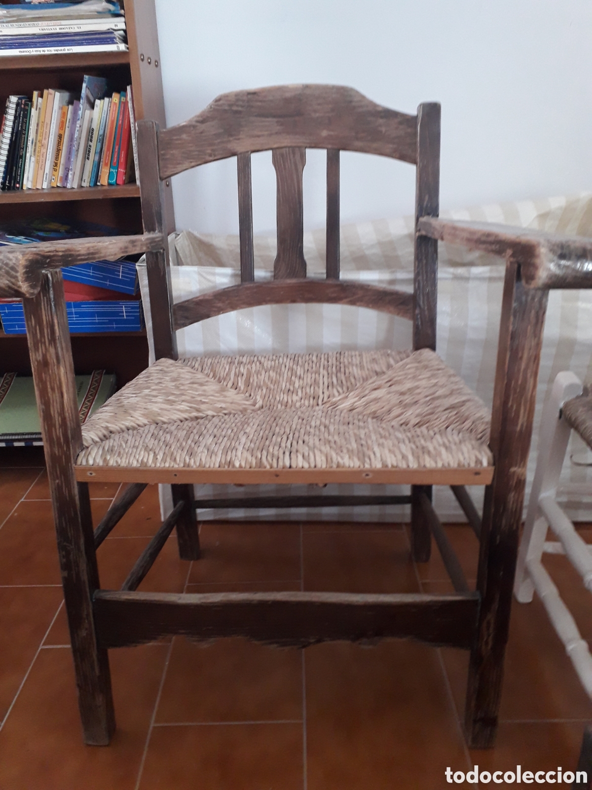 Antig&uuml;edades: MAGNIFICO SILLON CON ASIENTO DE ENEA - Foto 1