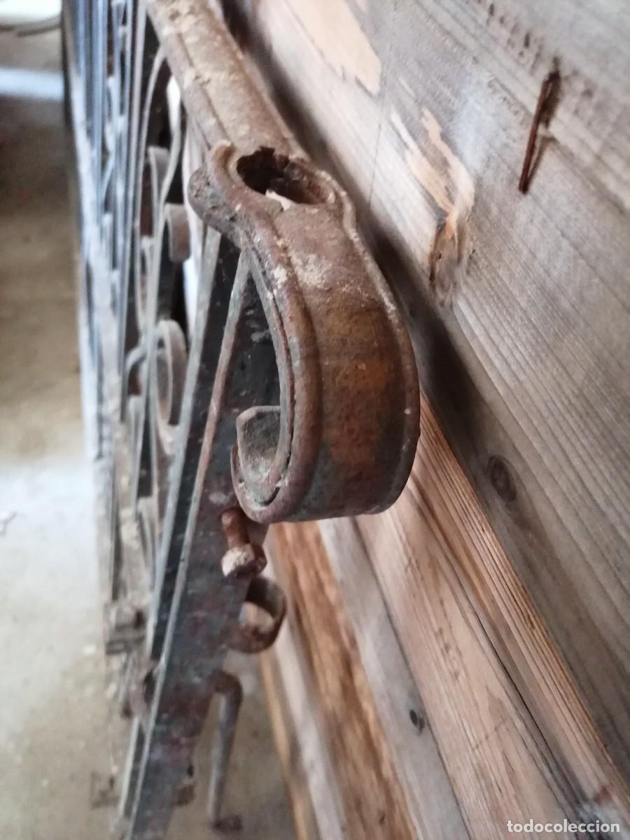 Antig&uuml;edades: s.a. - ANTIGUA VERJA DE HIERRO CON ESPADAS - Foto 9