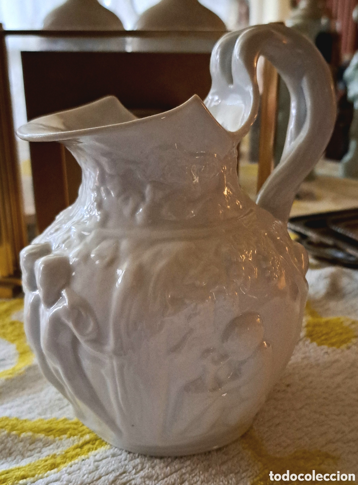 Antig&uuml;edades: Jarra de porcelana blanca biscuit - Foto 1